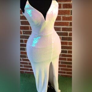 White iridescent sequined gown Size 1/2